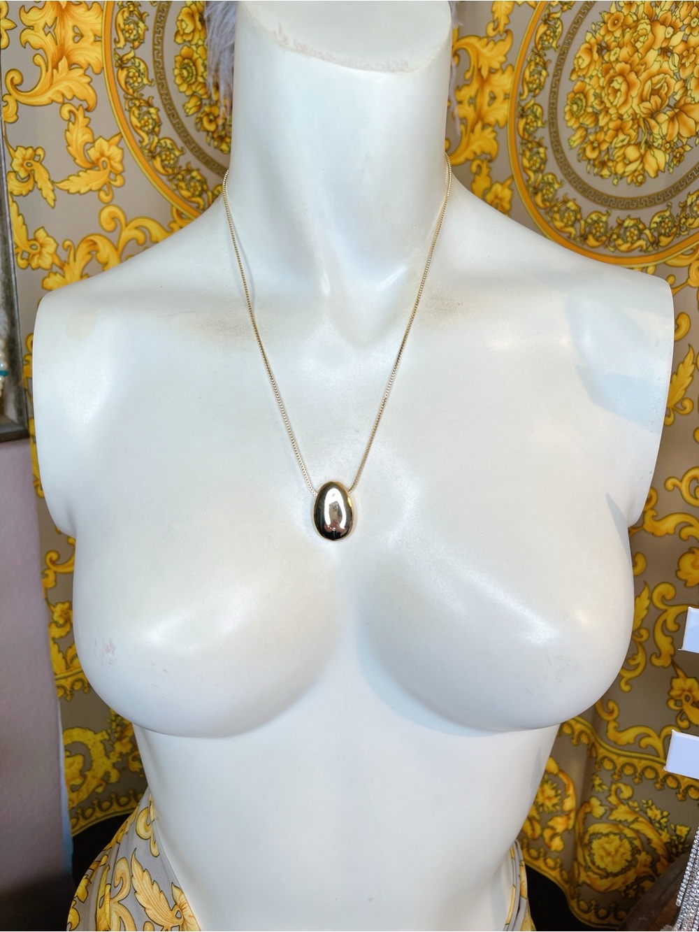 18k yellow gold adjustable box chain oval pendant necklace choker to 24”